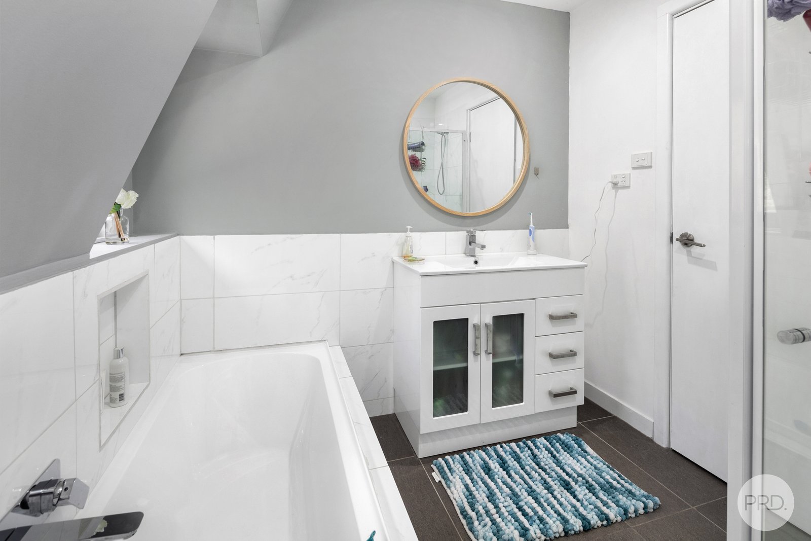 70 Moppianimum Road SCARSDALE 9