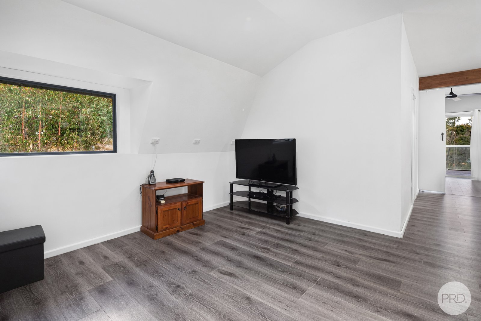 70 Moppianimum Road SCARSDALE 12