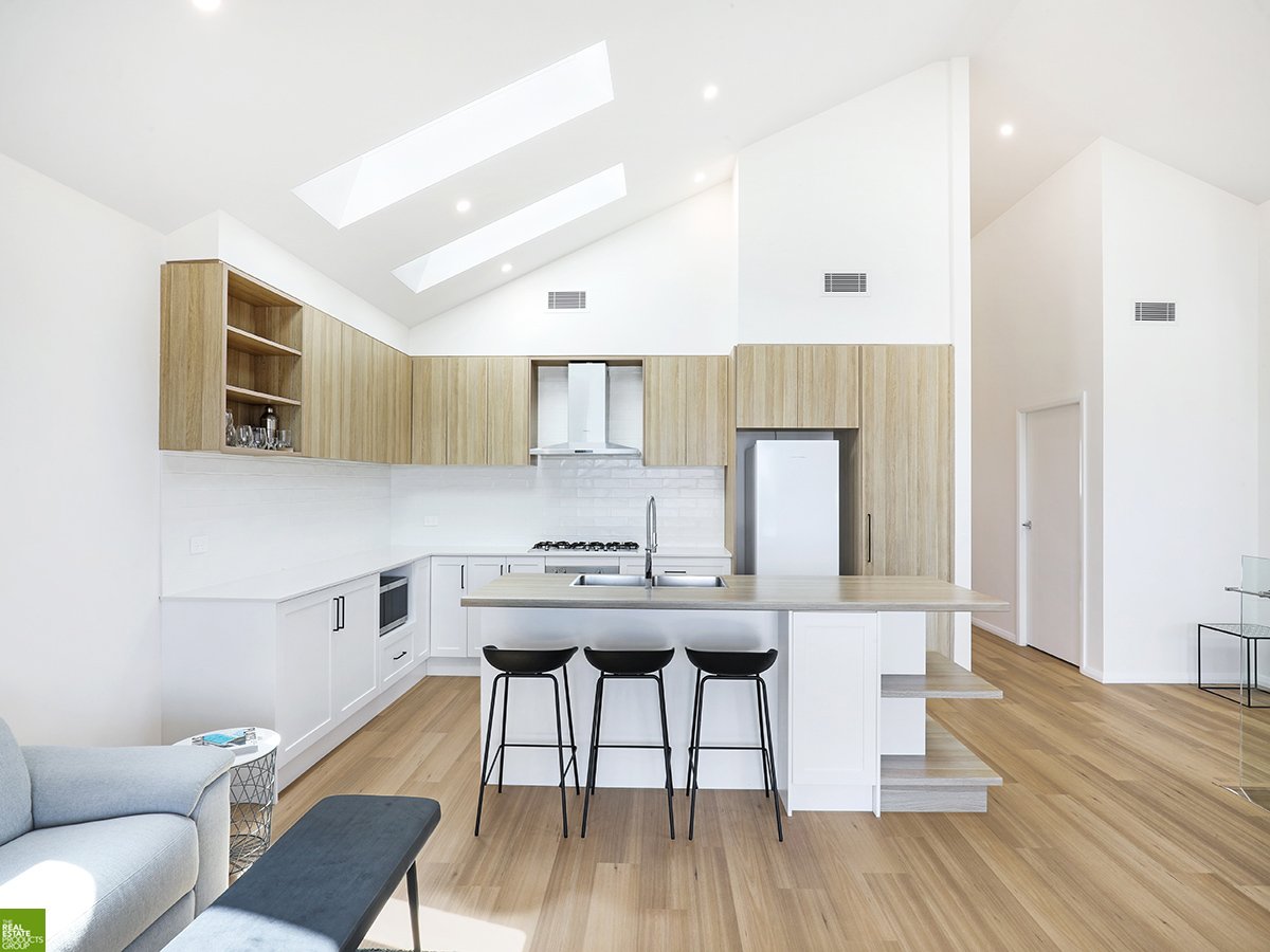 70 Nannawilli Street BERKELEY 1