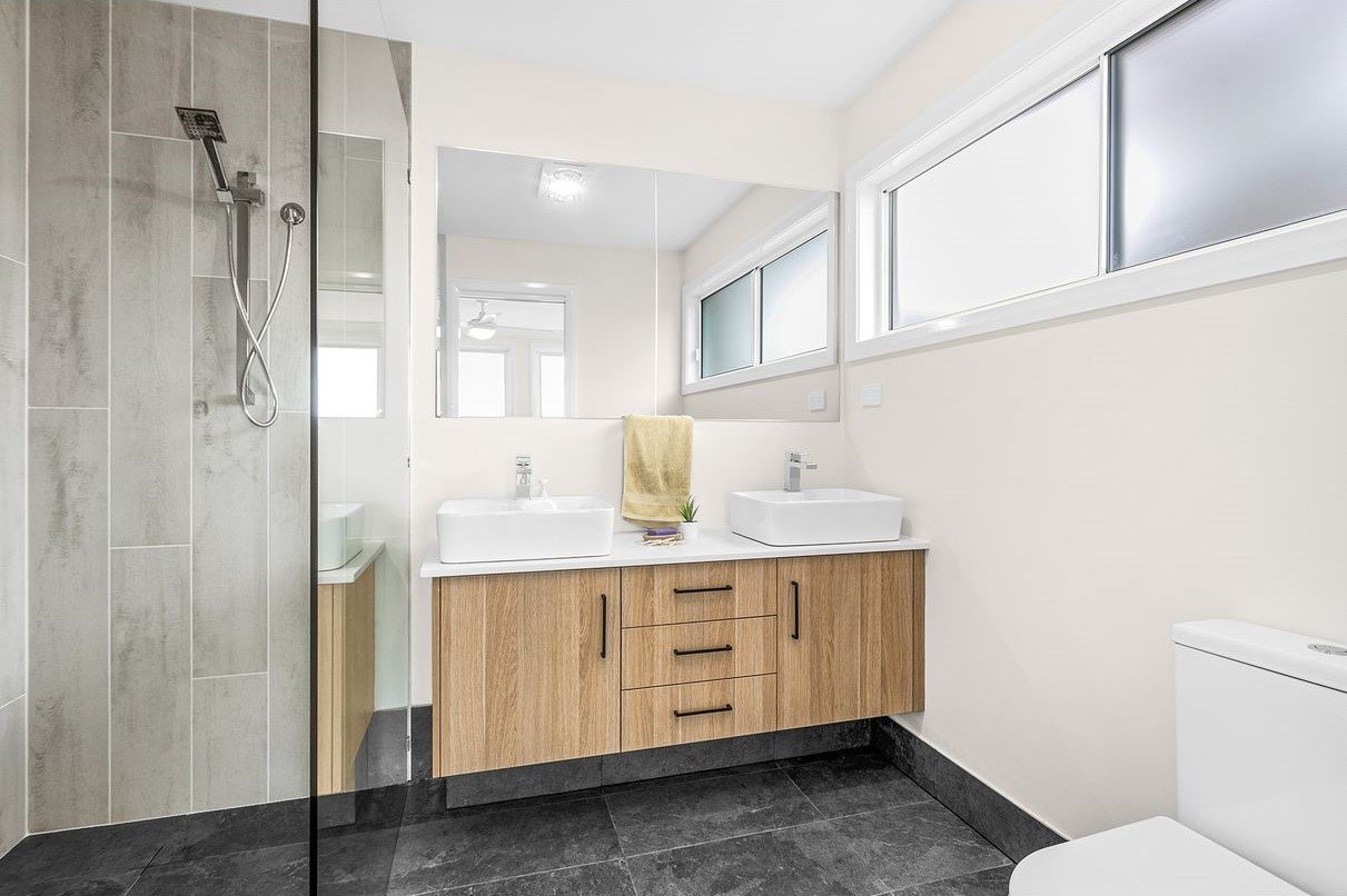 70 Nannawilli Street BERKELEY 8