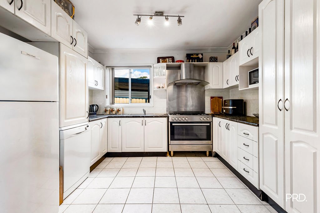70 Nineteenth St  WARRAGAMBA 4