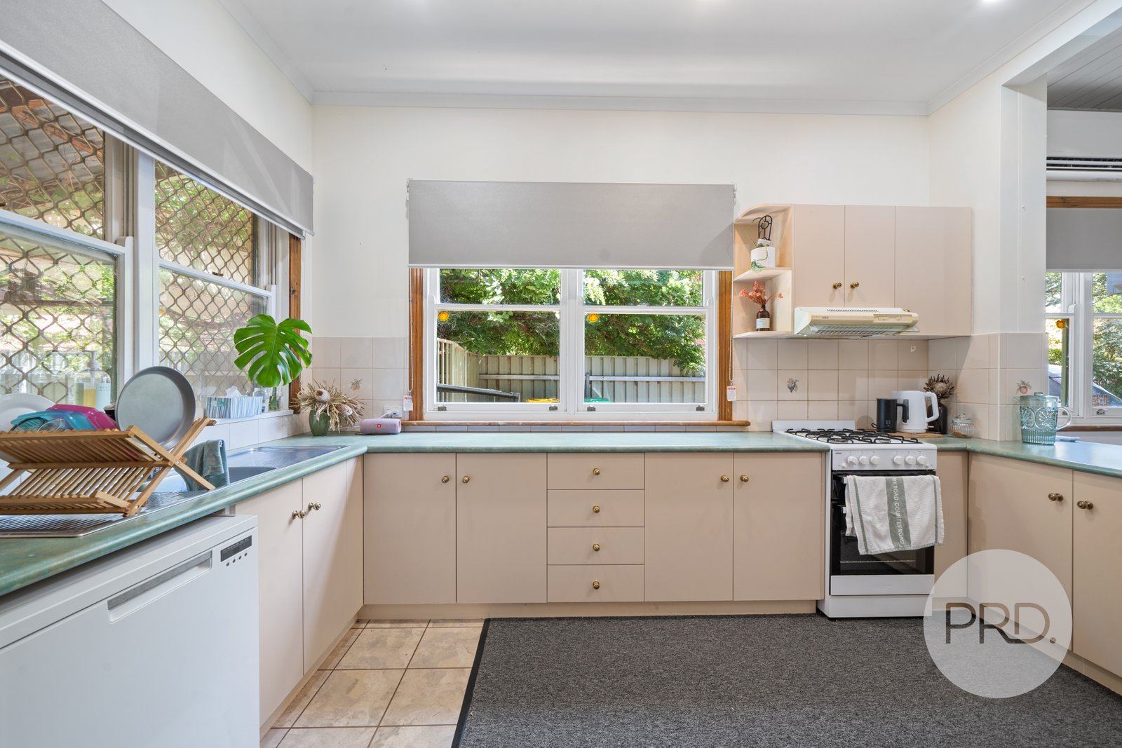 70 Simmons Street WAGGA WAGGA 5