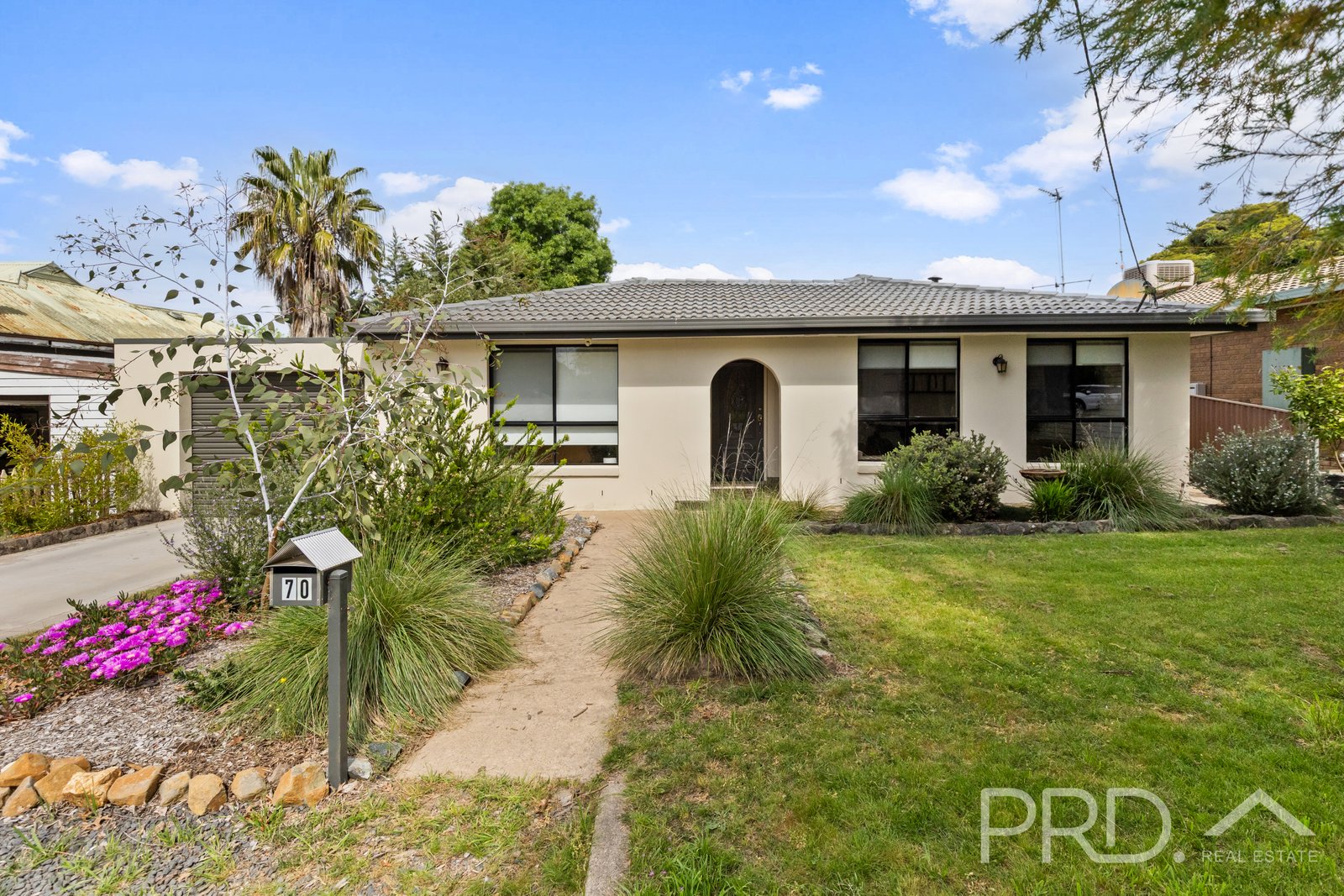 70 Sydney Street TUMUT 23