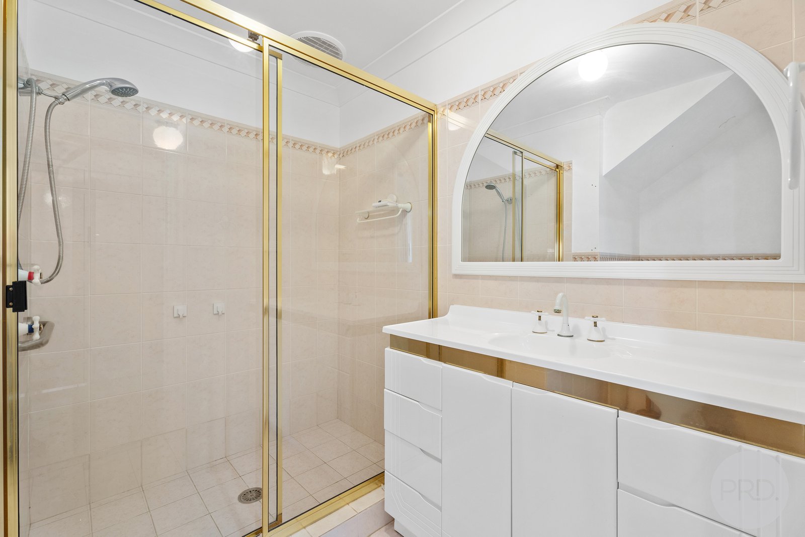 70 The Peninsula  CORLETTE 16