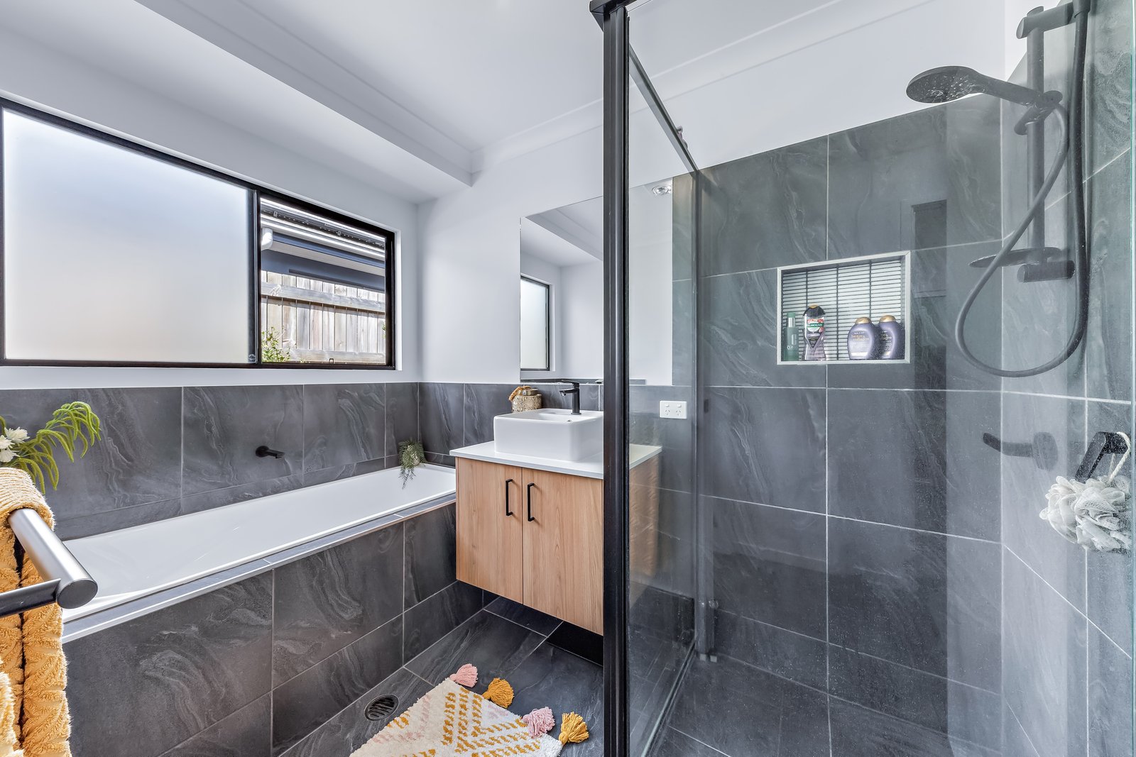 70 Trader Crescent CANNONVALE 16