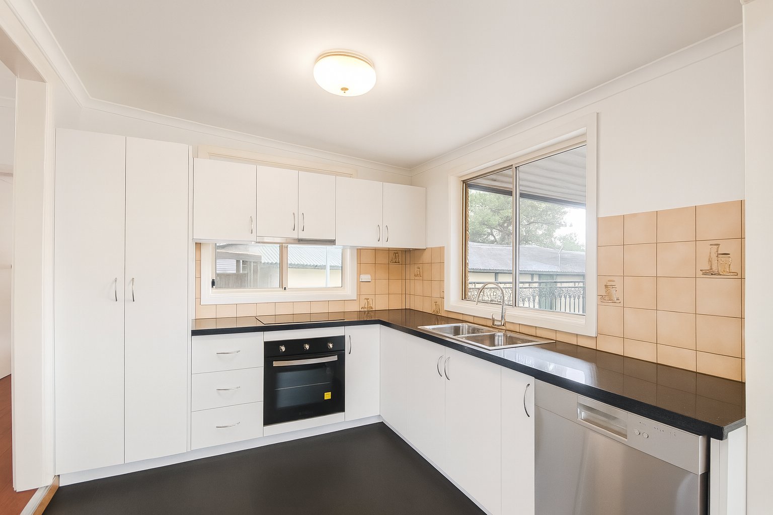70 Webster Road LURNEA 3