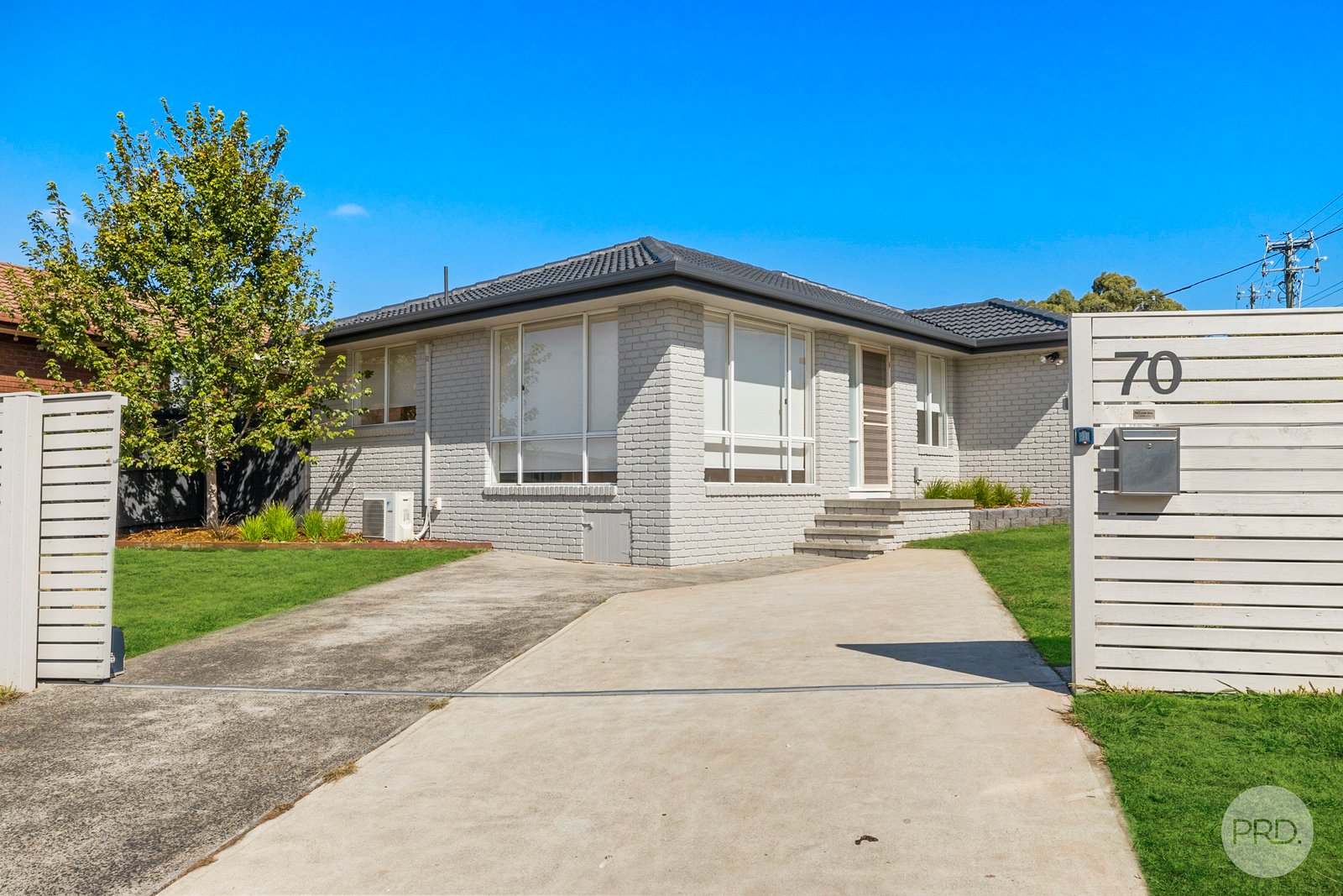 70 Woodlands Drive BLACKMANS BAY 2