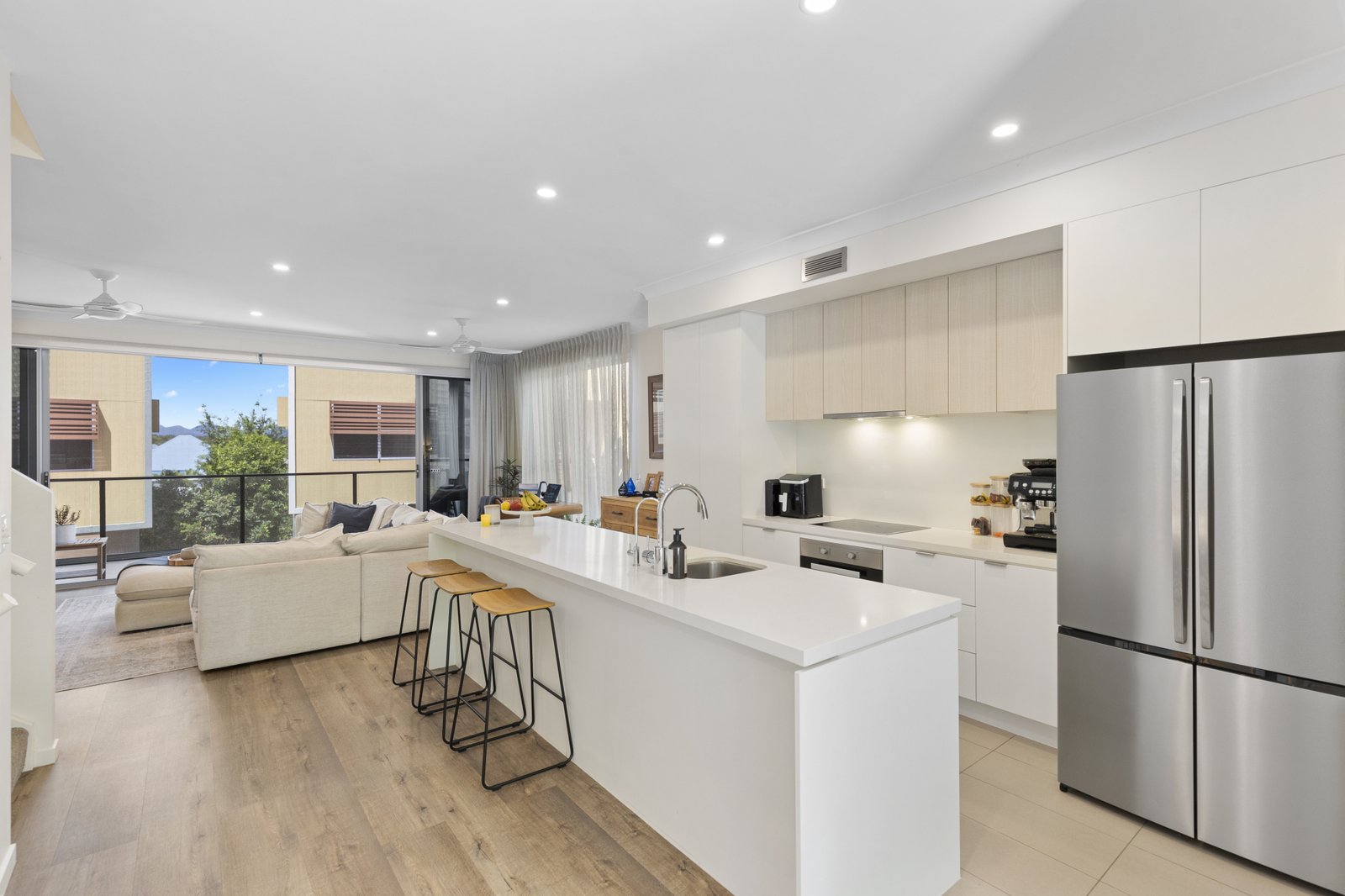 70/1 Grande Avenue CARRARA 2