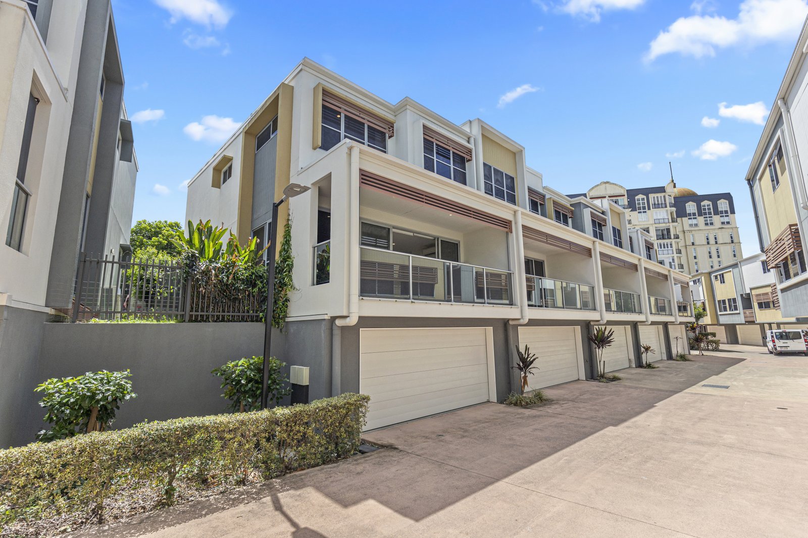 70/1 Grande Avenue CARRARA 14