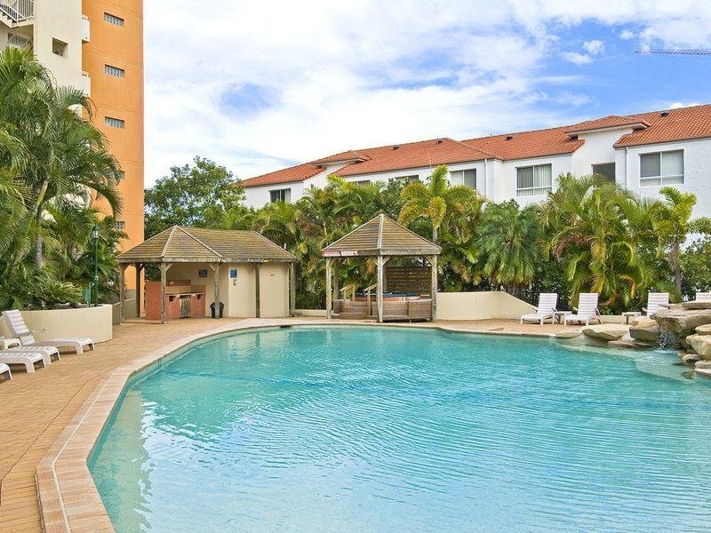 70/106 Marine Parade SOUTHPORT 12