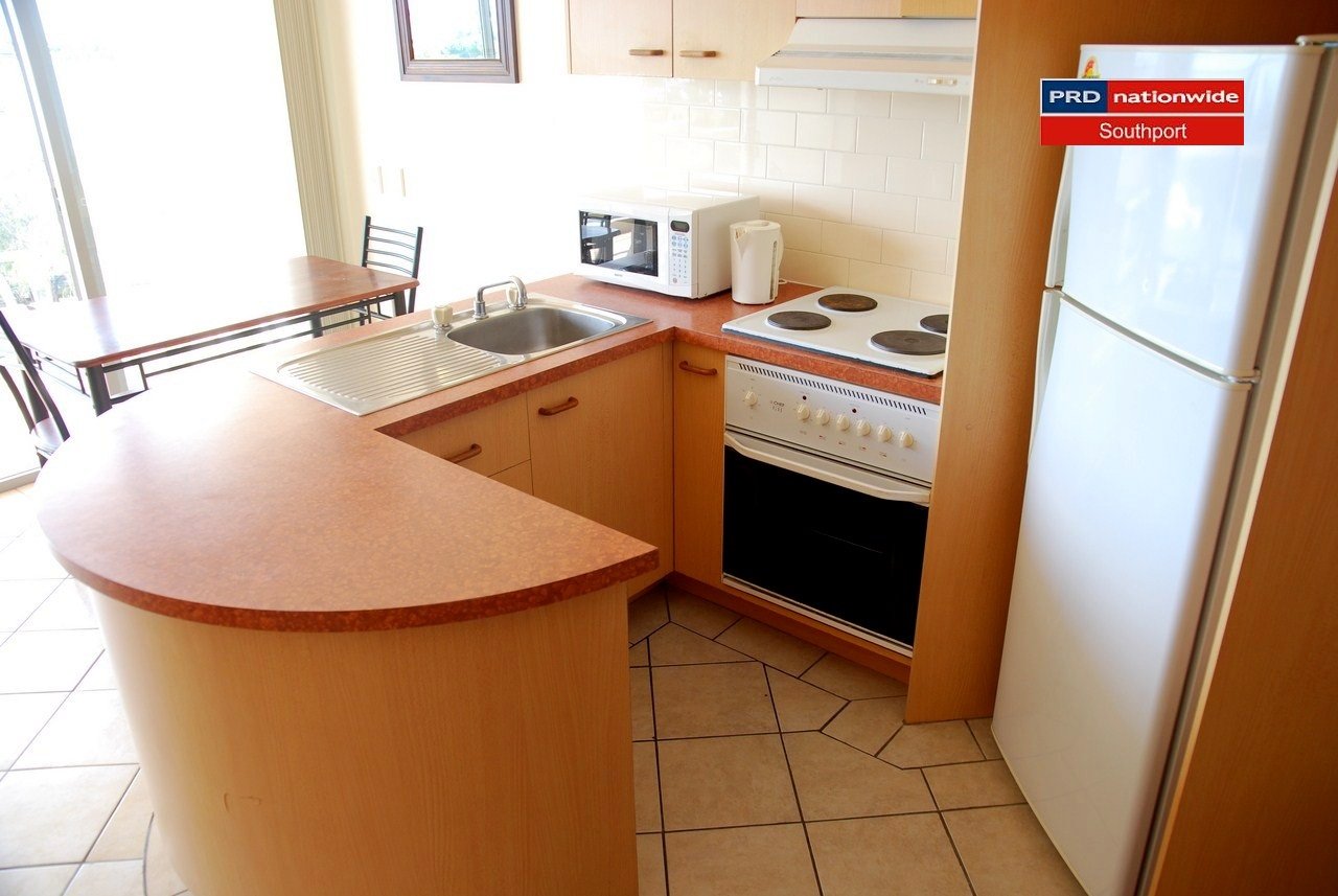 70/106 Marine Parade SOUTHPORT 4