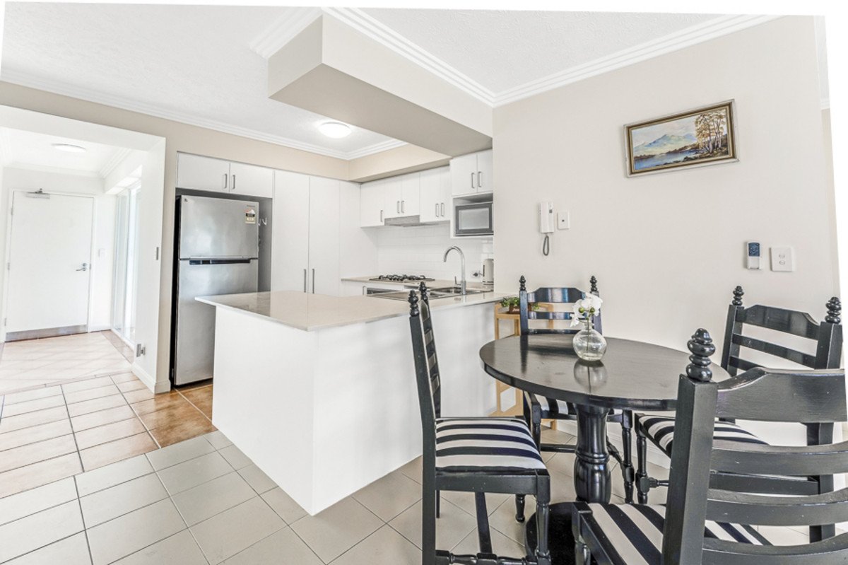 701/1483 Gold Coast Highway Palm Beach 6