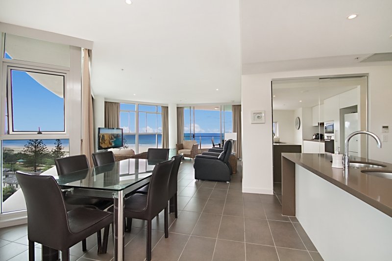 701/2 Creek Street COOLANGATTA 5