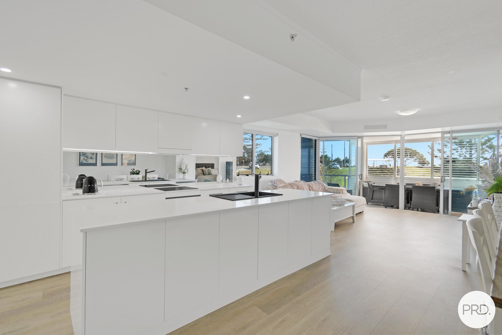 701/3 Mclean Street COOLANGATTA 1