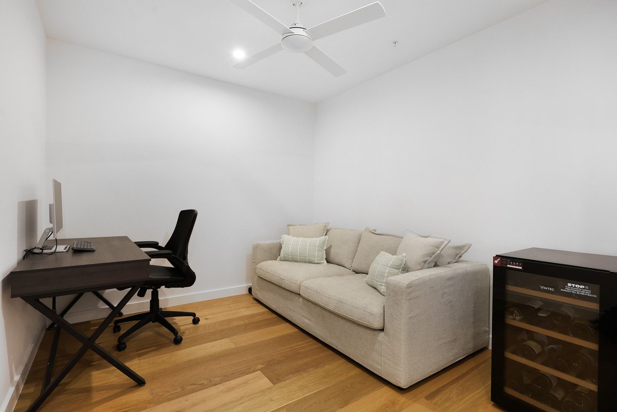 701/4 Twenty First Avenue Palm Beach 14