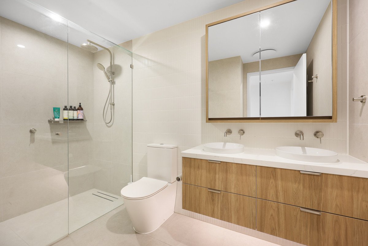 701/4 Twenty First Avenue Palm Beach 20