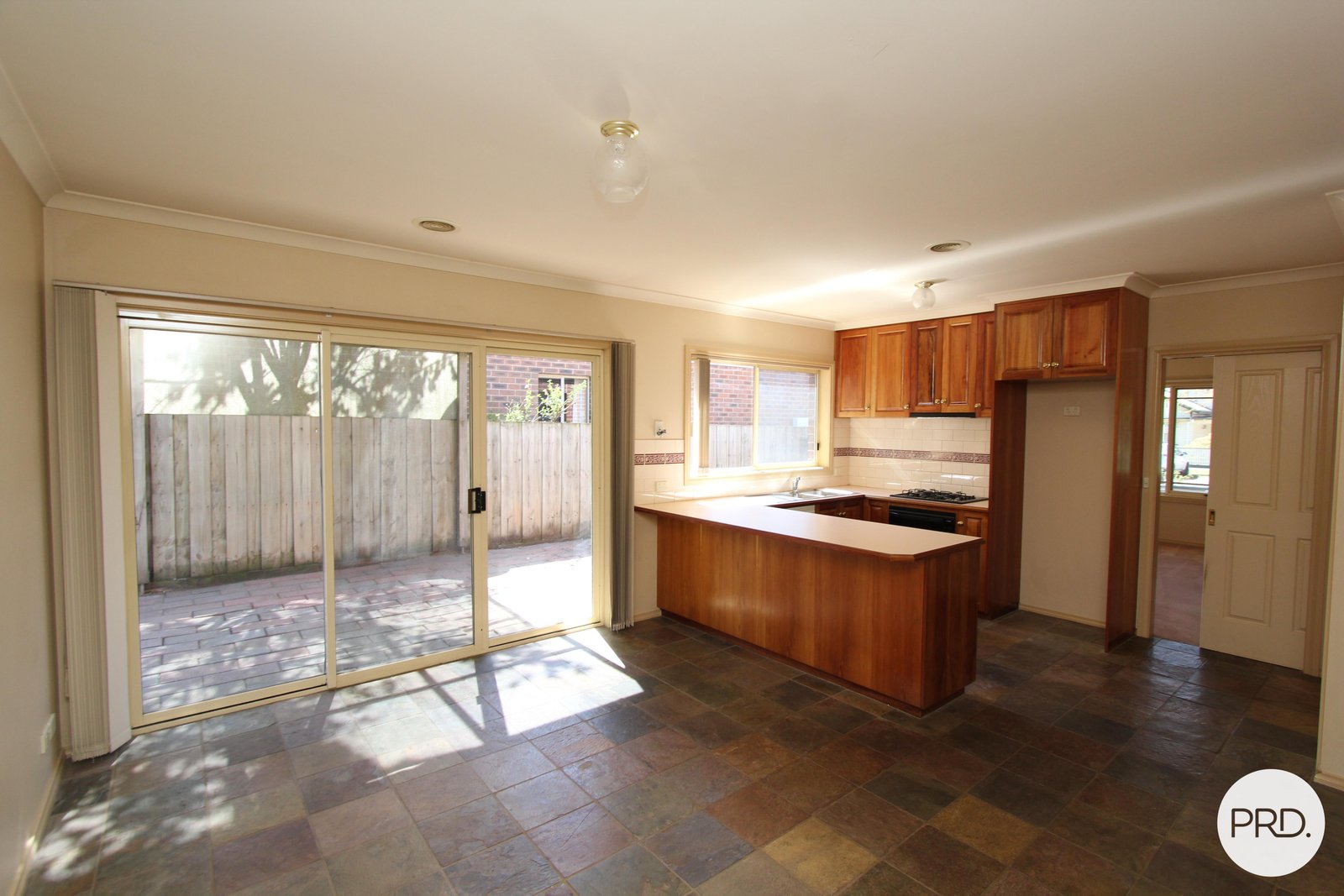 702 Eyre Street BALLARAT CENTRAL 6