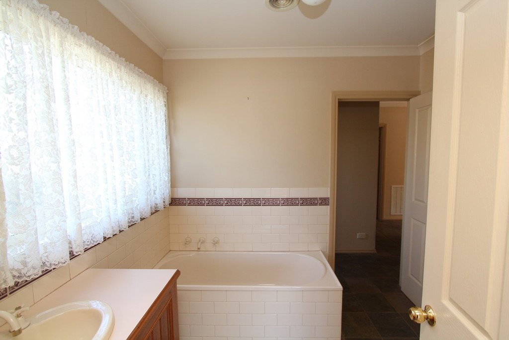 702 Eyre Street BALLARAT CENTRAL 10