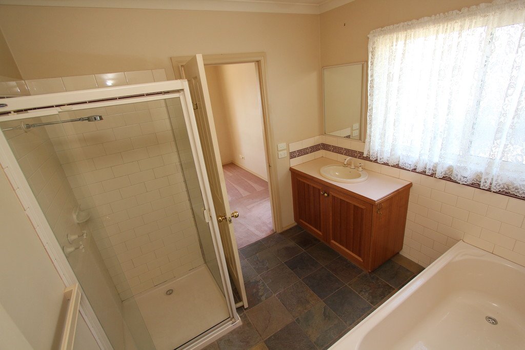 702 Eyre Street BALLARAT CENTRAL 9