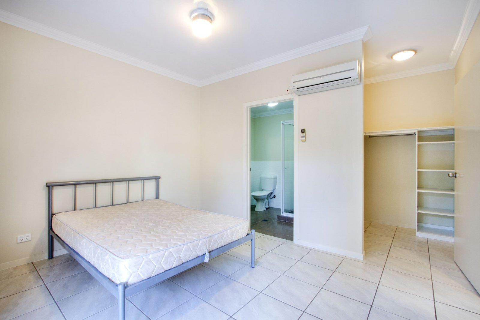 70/21 Shute Harbour Road CANNONVALE 7