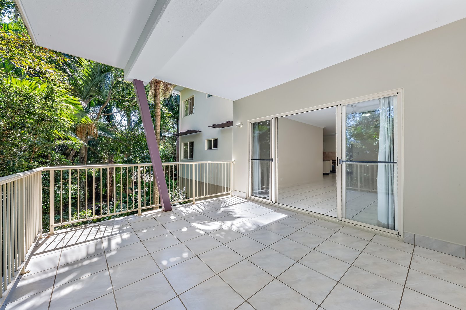 70/21 Shute Harbour Road CANNONVALE 2