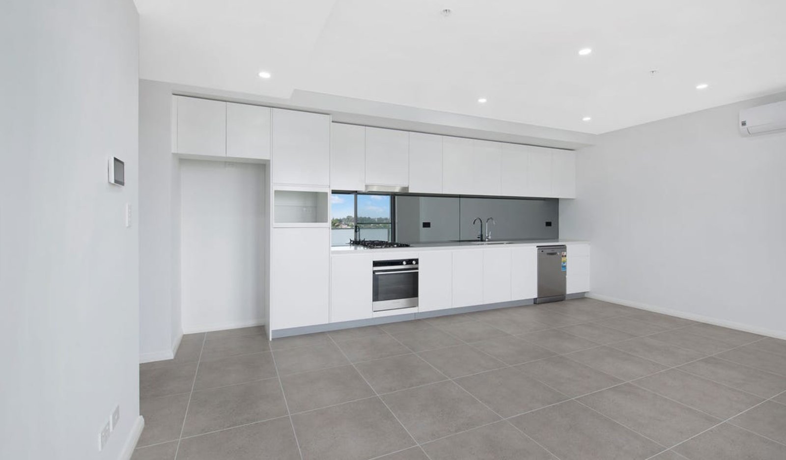 702/108 Station St  Wentworthville 2