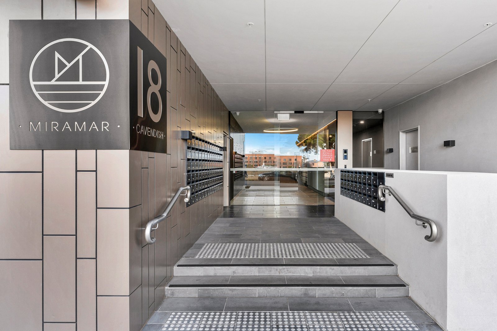 Gallery: 702/18 Cavendish Street