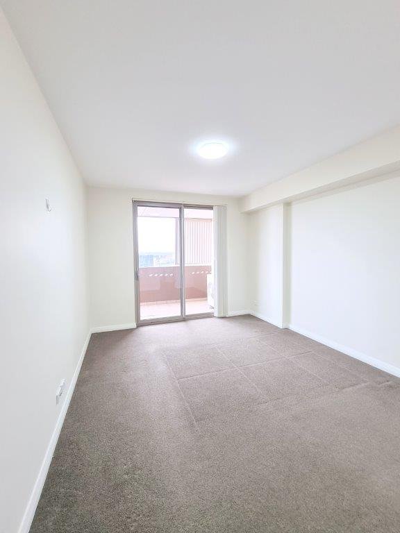 702/300 Macquarie Street LIVERPOOL 5
