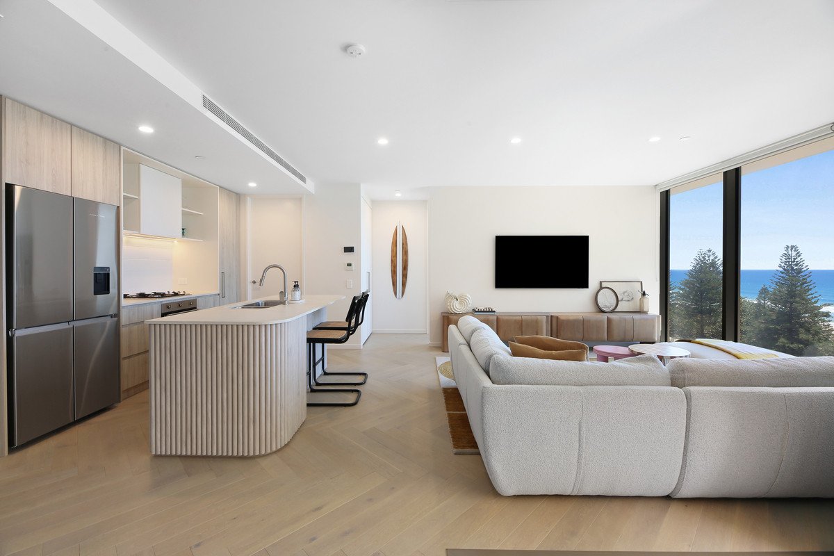 702/4 First Avenue Burleigh Heads 4