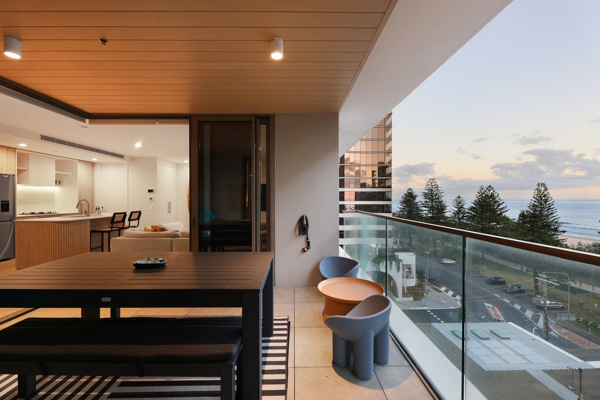 702/4 First Avenue Burleigh Heads 9
