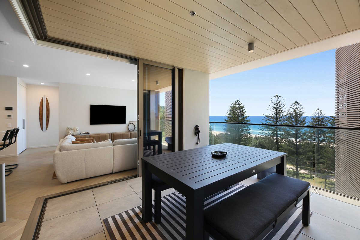 702/4 First Avenue Burleigh Heads 10