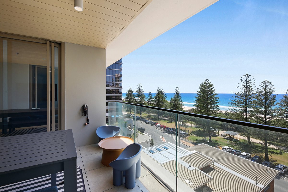 702/4 First Avenue Burleigh Heads 11