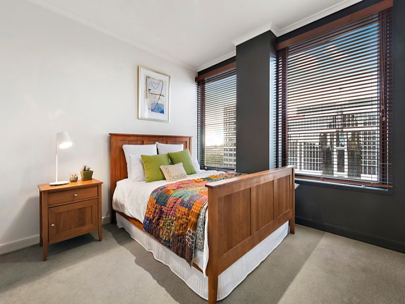Gallery: 702/442 St Kilda Road