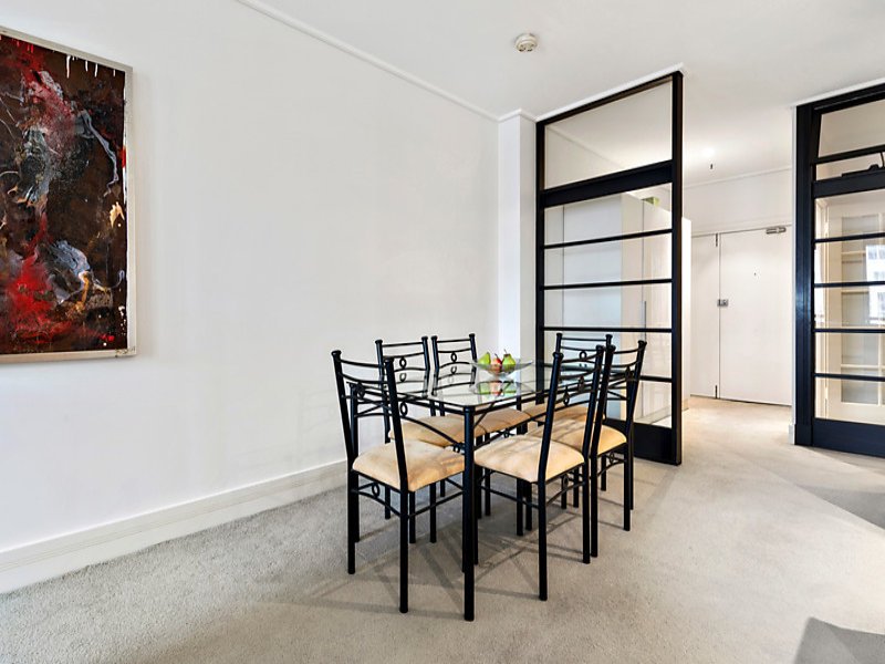 Gallery: 702/442 St Kilda Road