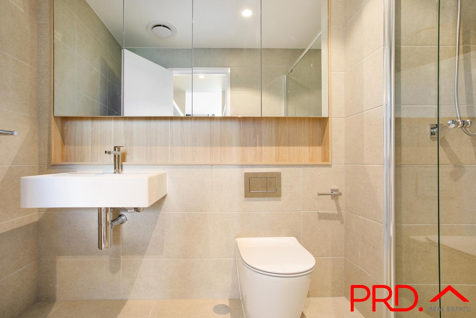 702/6 Tonga Place SOUTHPORT 5