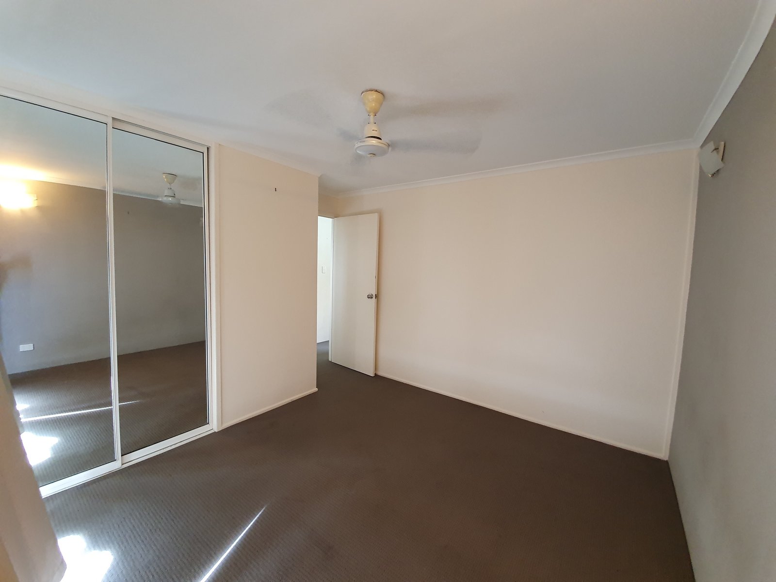 70/3 Eshelby Drive CANNONVALE 8