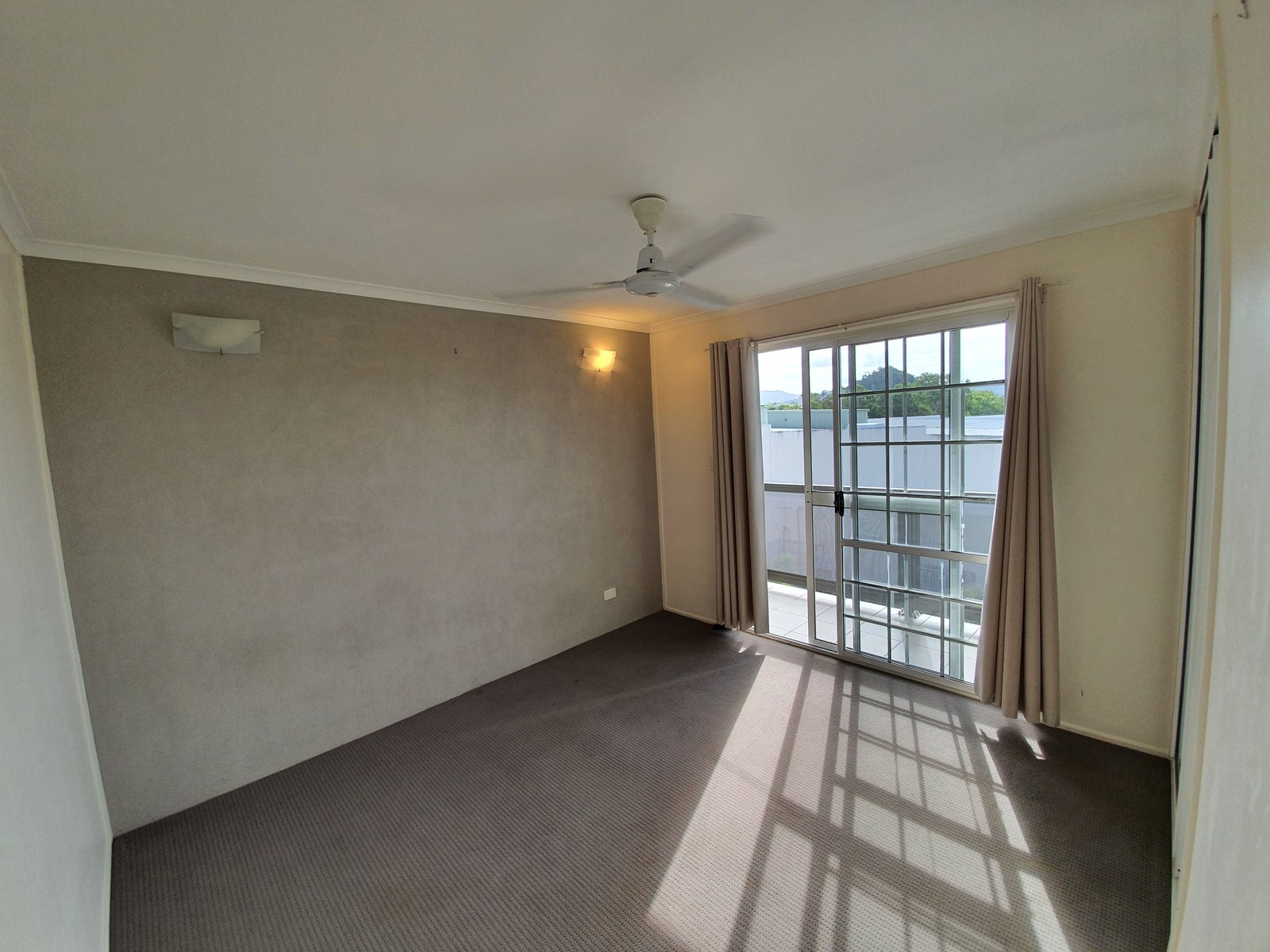 70/3 Eshelby Drive CANNONVALE 9