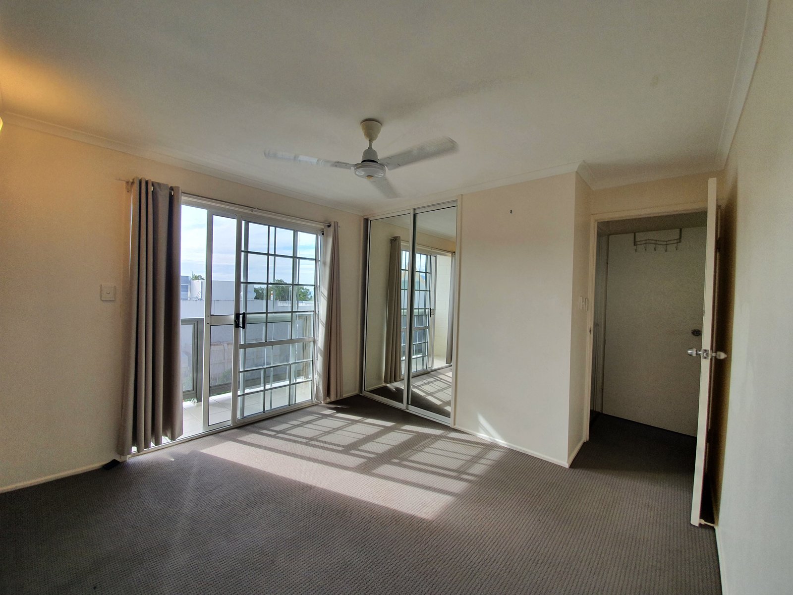 70/3 Eshelby Drive CANNONVALE 10