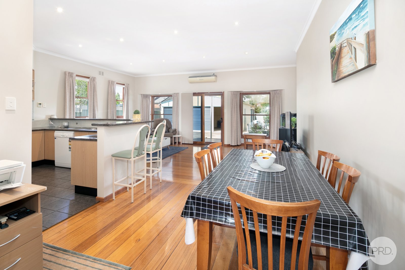 703 Ripon Street South REDAN 9