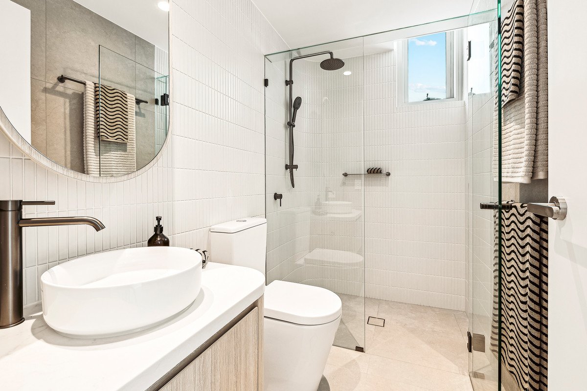 703/295 Golden Four Drive Bilinga 11