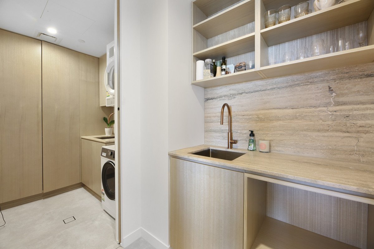 703/58 The Esplanade Burleigh Heads 6