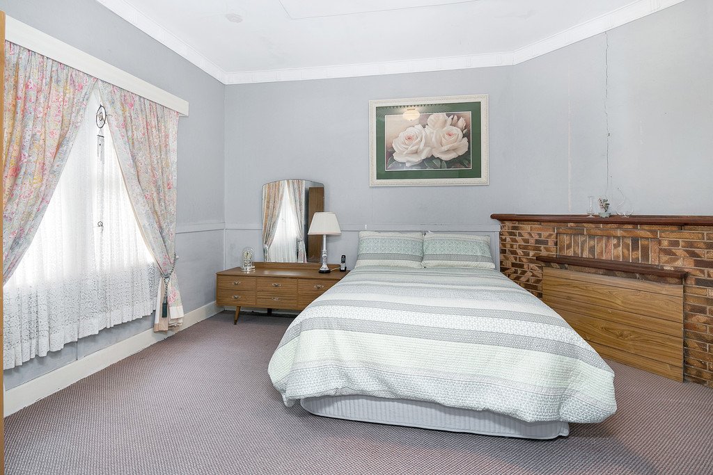 704 Talbot Street South REDAN 2