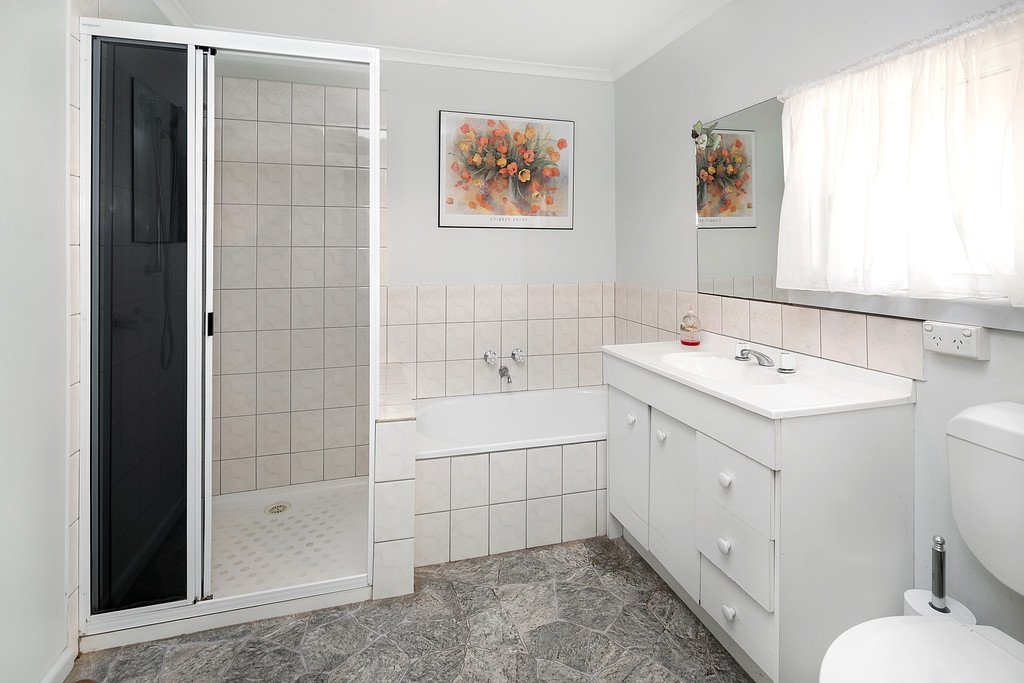 704 Talbot Street South REDAN 5