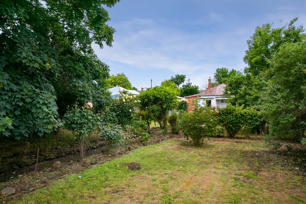 704 Talbot Street South REDAN 6