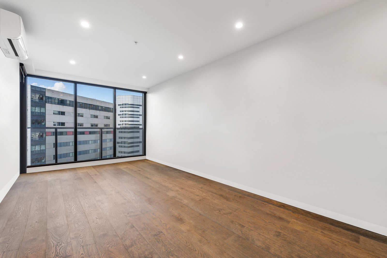 Gallery: 704/58 Villiers Street