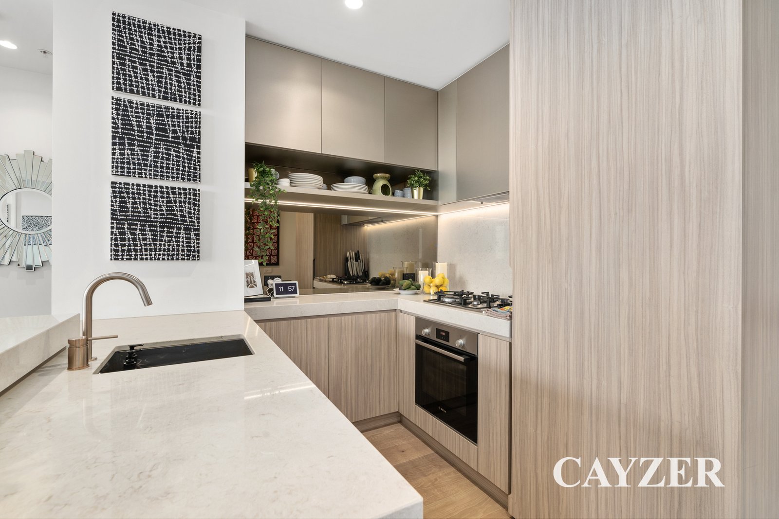 Gallery: 704B/320 Plummer Street