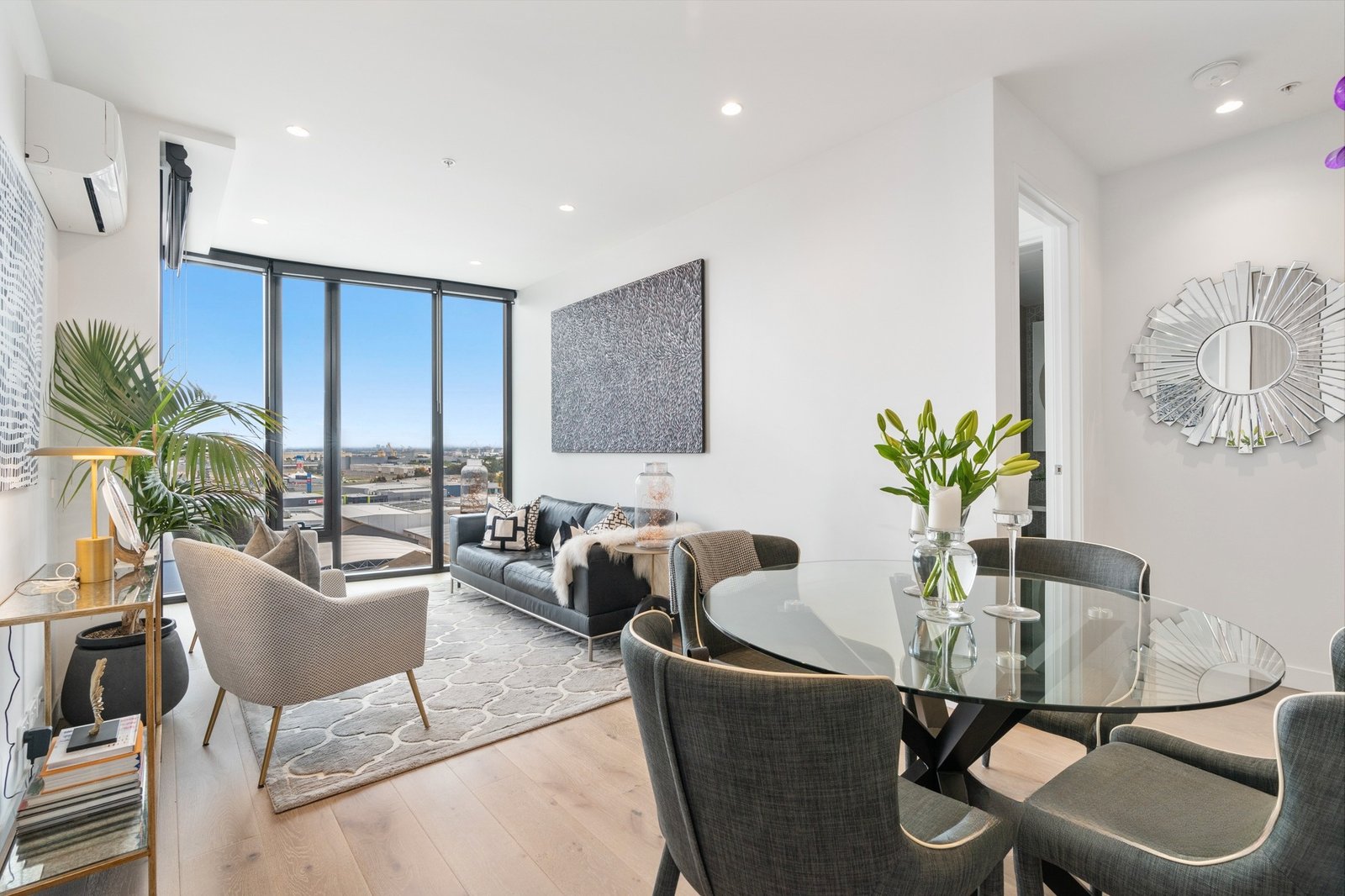 Gallery: 704B/320 Plummer Street