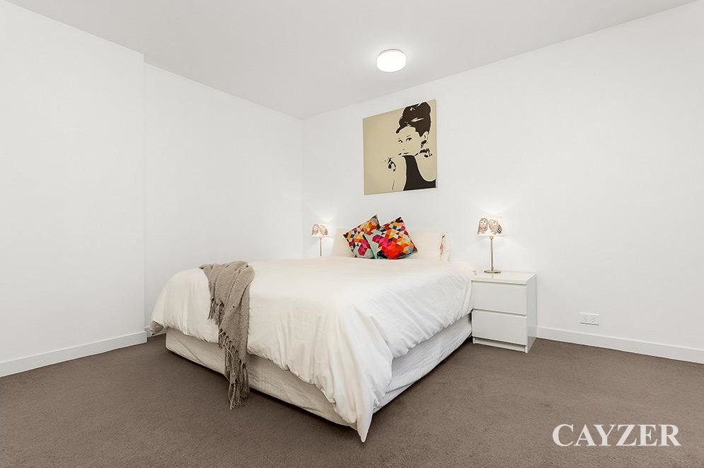 Gallery: 705/101 Bay Street