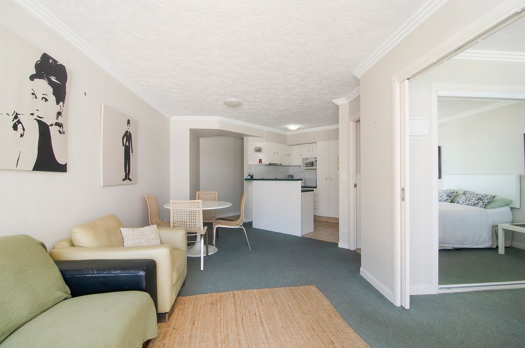 705/1483 Gold Coast Highway PALM BEACH 5