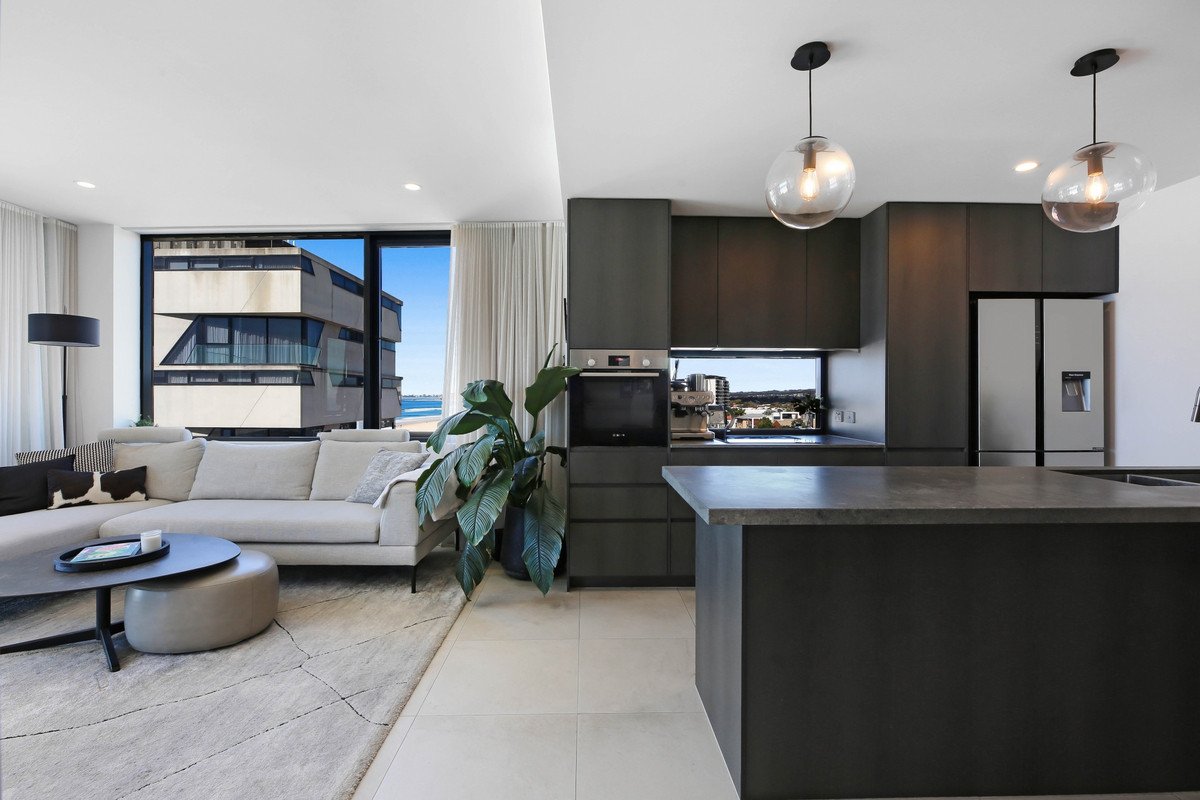 705/3 Twenty third Avenue Palm Beach 4